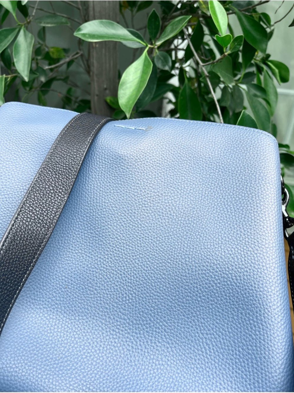 Coach Willow Light Blue Leather Crossbody Bicketwith Dark Blue Strap and Red Tag - Picture 4 of 7
